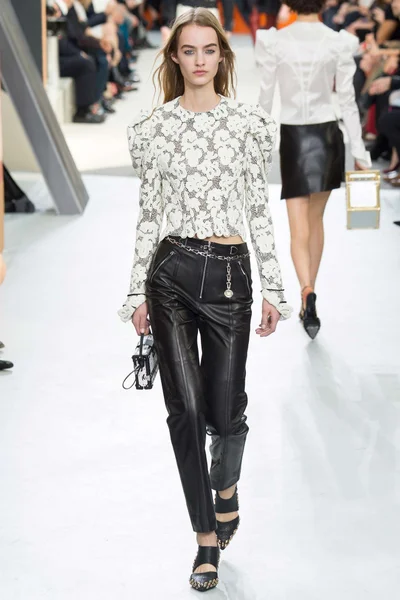 Look 46